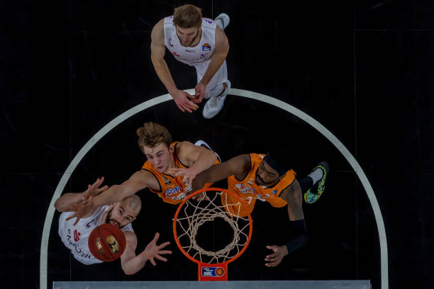 入的转会费 入的转会费