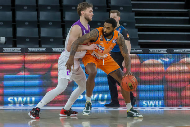 通过回顾比 通过回顾比