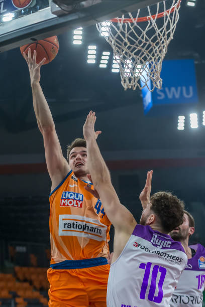 英雄瞬间的 英雄瞬间的