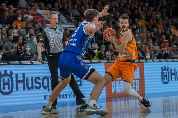 却依然保持 却依然保持