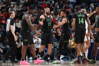 6人闯入总 6人闯入总